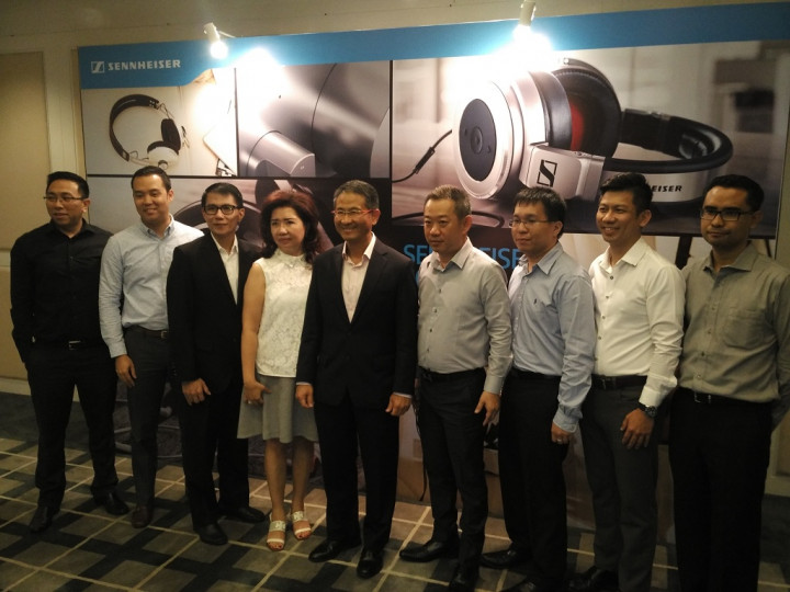 Apa Bedanya Open Headset dan Closed Headset?