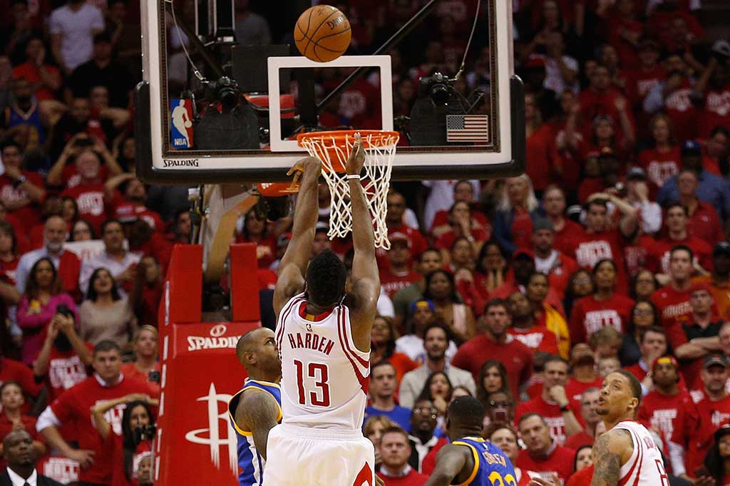 Rockets Tundukkan Warriors di Game Ketiga