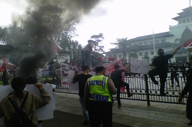 Bila DPRD Ngotot Beli Fortuner, Mahasiswa Ancam Gelar Aksi Lebih Besar