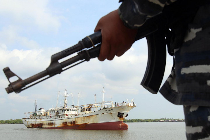 Prajurit TNI AL Tangkap Kapal Buronan Interpol