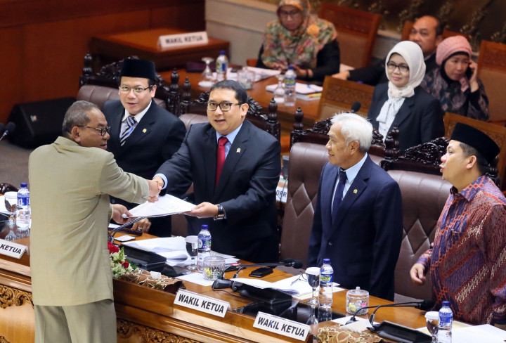 DPR Bentuk Tim Mengkaji soal Pemecatan Fahri