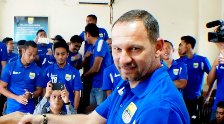 Dejan Antonic Menyayangkan Tidak Ada <i>Water Break</i> di ISC