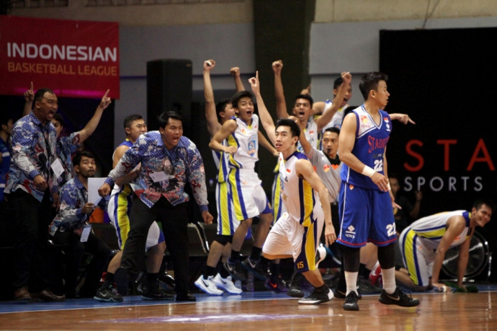 Taklukkan Stadium, Satya Wacana Dekati Playoff