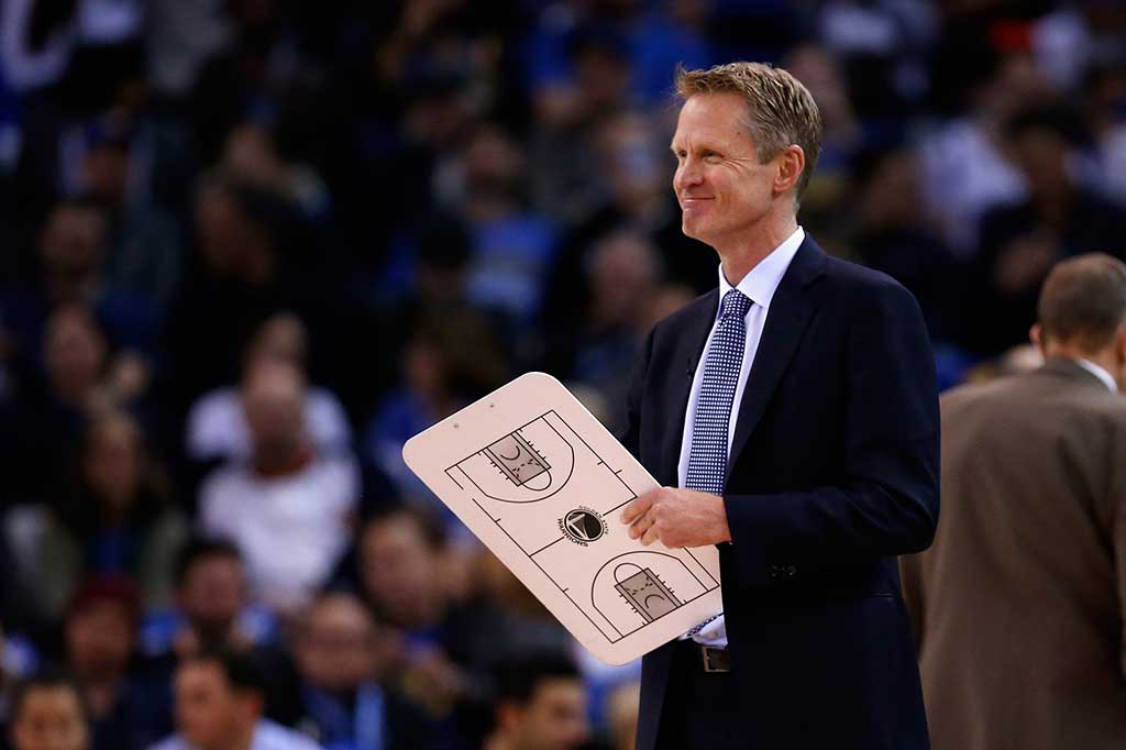 Steve Kerr Pelatih Terbaik NBA 2015-2016