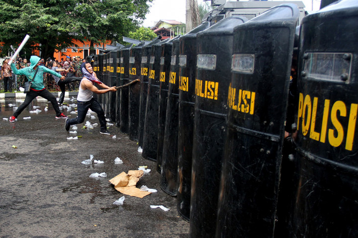 Sabhara Polres Bogor Simulasi Pengamanan Kerusuhan