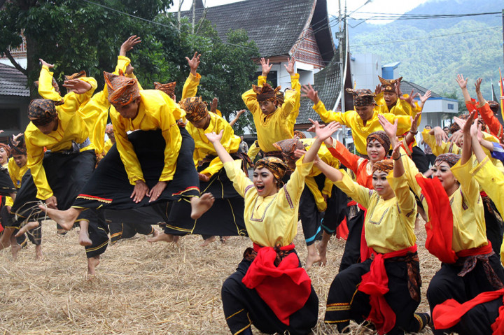 Hari Tari Sedunia Diperingati di Berbagai Daerah