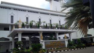 Kantor Gubernur Jatim Sepi Aksi Buruh