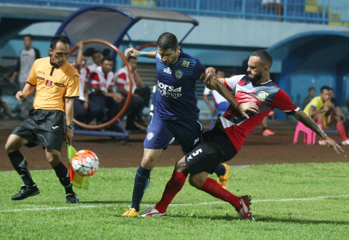 Arema Lumat Persiba di Laga Perdana