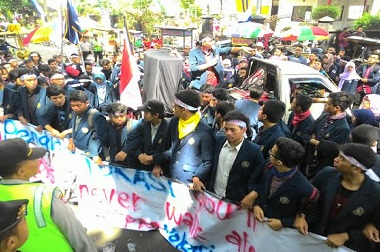 Mahasiswa Universitas Brawijaya Minta Uang Kuliah tak Dinaikkan