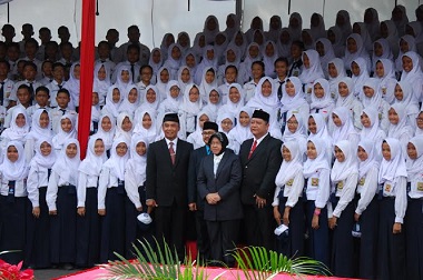 Risma Tegaskan Modern bukan Berarti Pemuda Terlibat Pergaulan Bebas