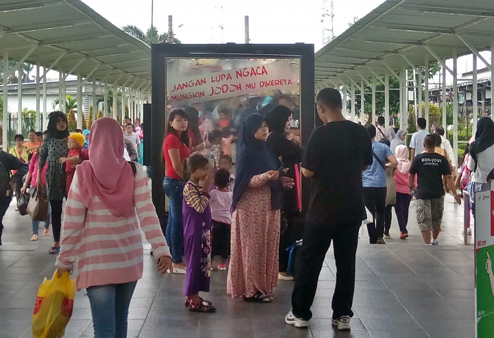 Jangan Lupa <i>Ngaca</i>, Mungkin Jodohmu di Kereta