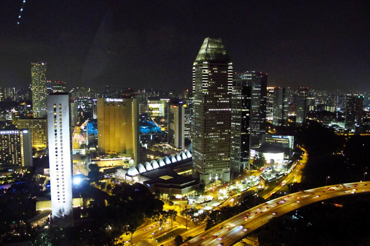 Anak Usaha OCBC Bank  Akuisisi Barclays Singapura dan Hong Kong