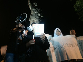 Aksi Keprihatinan Atas Nasib YY Terus Mengalir