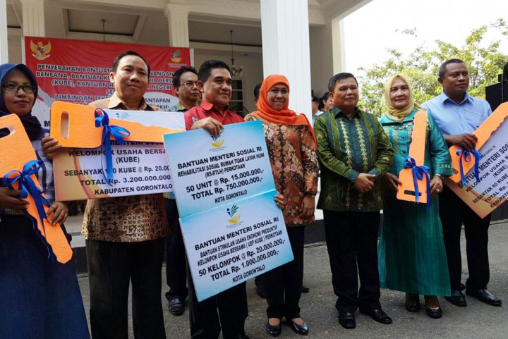 Menteri Sosial Serahkan Bantuan Rp180 Miliar untuk Gorontalo