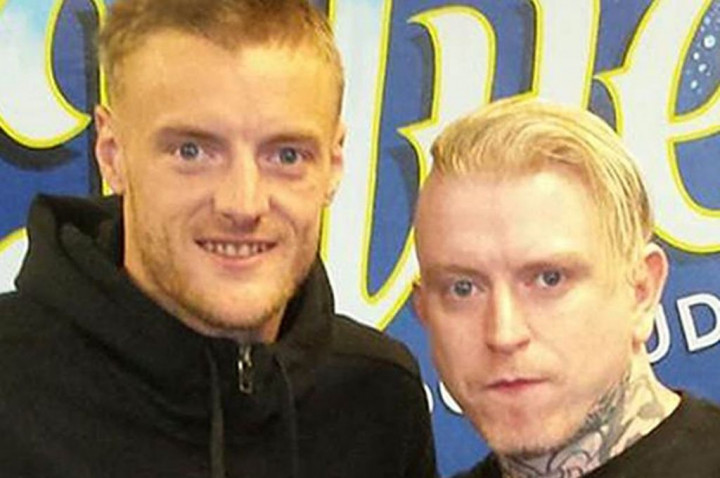 Leicester Juara, Seniman Tato di Inggris Kebanjiran Order