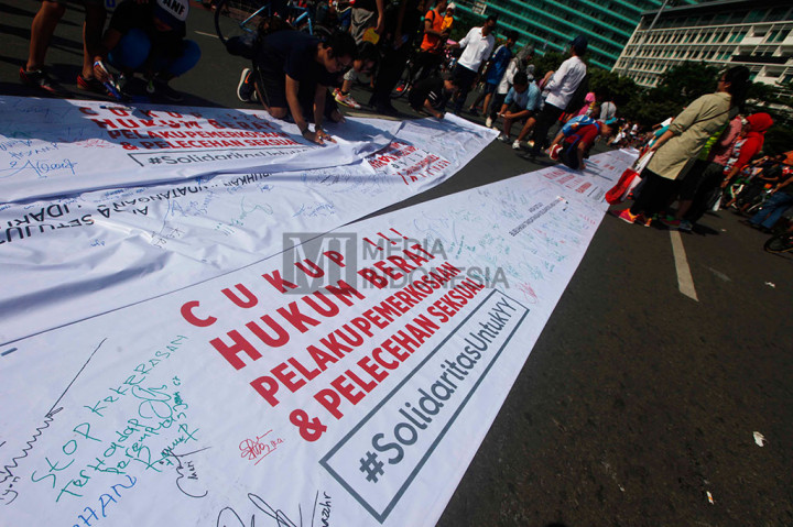 Aktivis Perempuan Gelar Aksi Solidaritas untuk YY