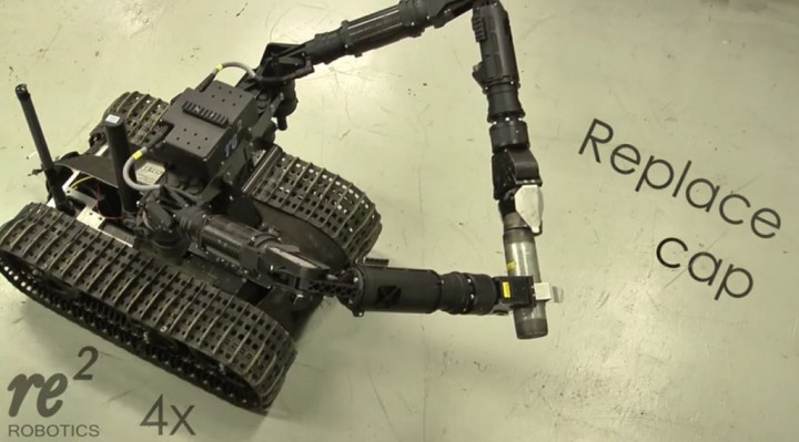 Robot Ini Bertugas Urus Limbah Bahan Peledak