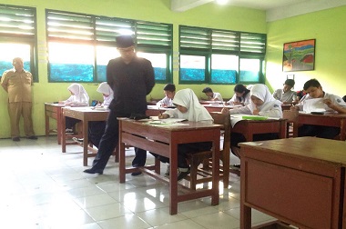 Emil Optimistis Peserta UN tak Bisa Mencontek