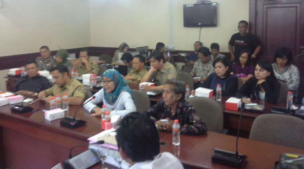Suasana rapat dengar pendapat DPRD, Pemkot Surabaya, bersama PT Jayanata terkait pembongkaran bangunan eks stasiun radio Bung Tomo, di gedung DPRD Surabaya, Selasa 10 Mei 2016. Foto: Metrotvnews.com/Amaluddin