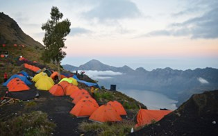 Basarnas Evakuasi Pendaki yang Tewas di Rinjani