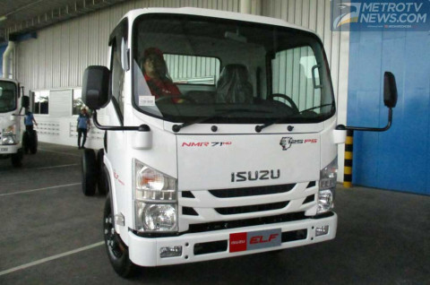  Gambar  Truk  Isuzu  Elf  Modifikasi 1000 Modifikasi Mobil 