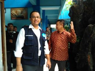 Menteri Anies Tinjau Hari Terakhir UN SMP ke Yogyakarta
