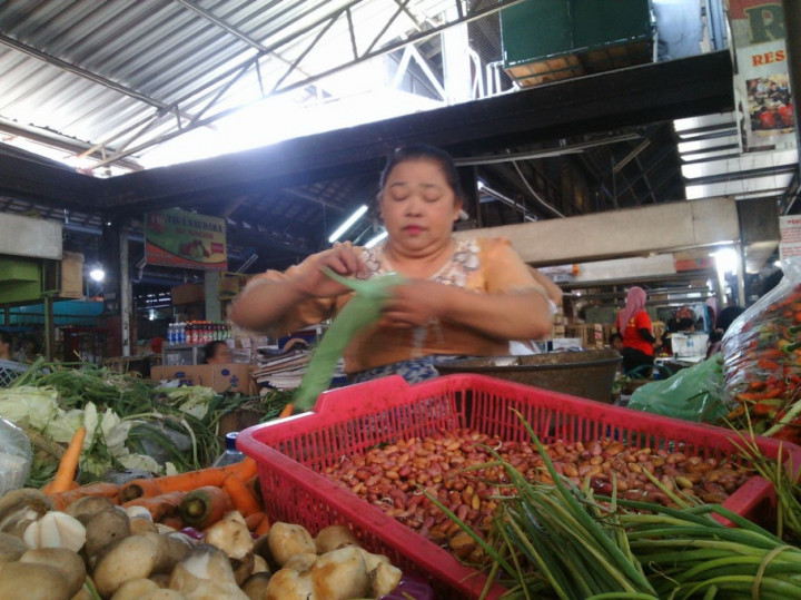 Jelang Ramadhan, Harga Sayur dan Daging Ayam di Solo Naik
