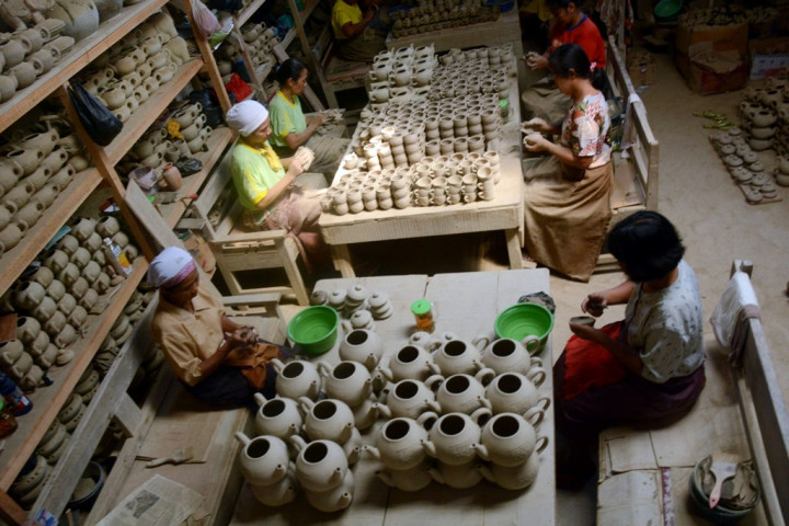 Kemenperin Tekan Impor Bahan Baku Keramik