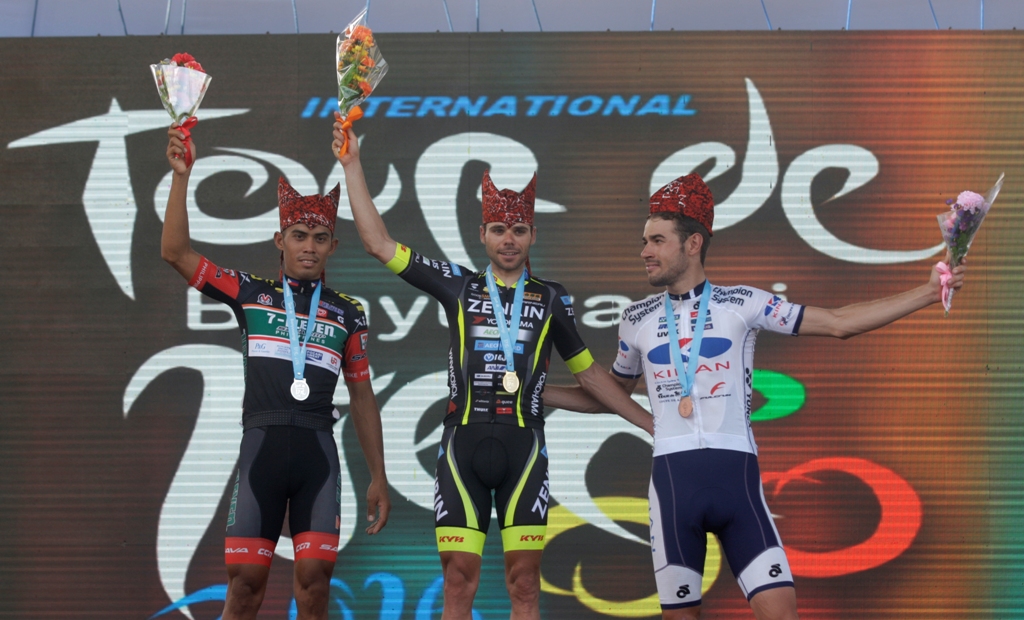 Benjamin Prades (tengah) terbantu karakter rute di Etape 2 (Foto: MEDIA INDONESIA/RAMDANI)