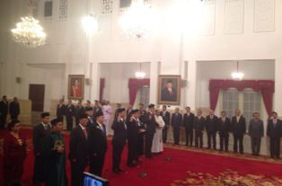 9 Anggota Kompolnas Dilantik, Luhut: Harus Satu Suara!