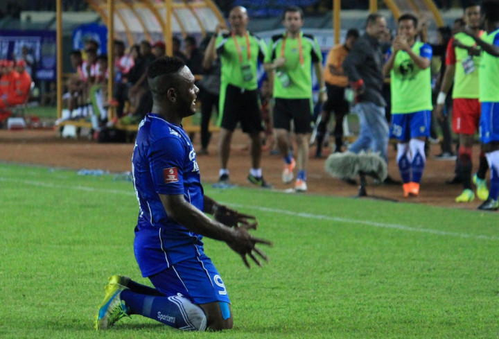 Gol Indah David Laly Bawa Persib Gulung Bali United