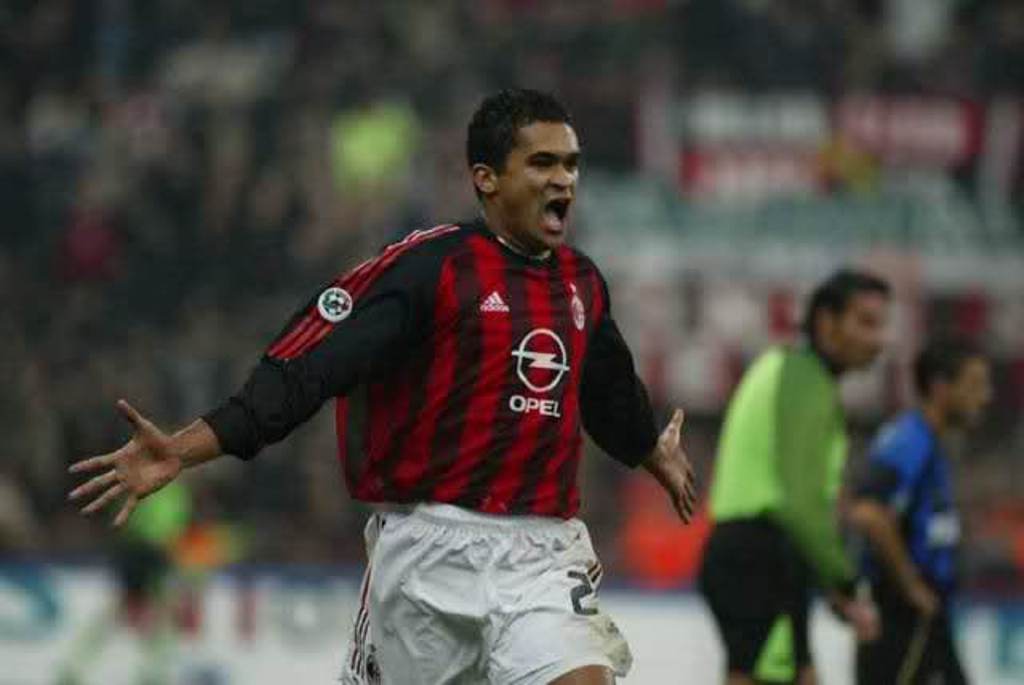 Serginho menjadi andaan Milan di sisi sayap kiri pada masa kejayaannya 