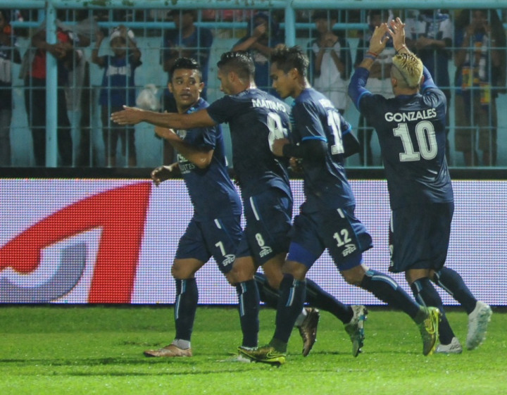 Babak I: Arema Cronus Unggul Tipis atas Bhayangkara Surabaya United