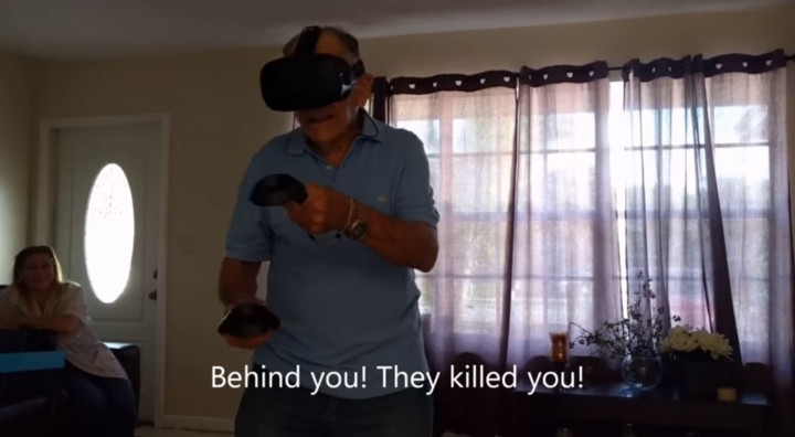 Pria 81 Tahun Ini Antusias Lawan Zombie dengan HTC Vive