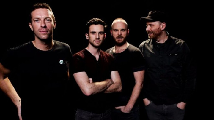 Imajinasi Menakjubkan Coldplay dalam Video Musik Up&Up