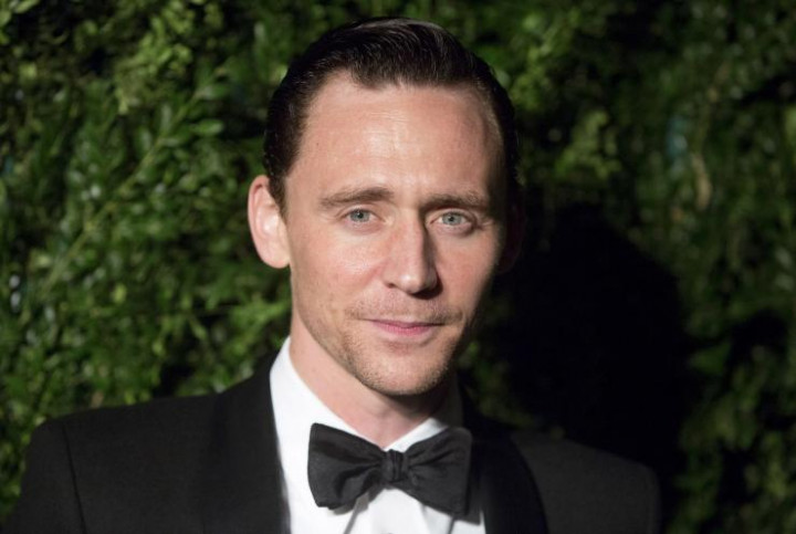 Rumah Judi di Inggris Jagokan Tom Hiddleston Perankan James Bond