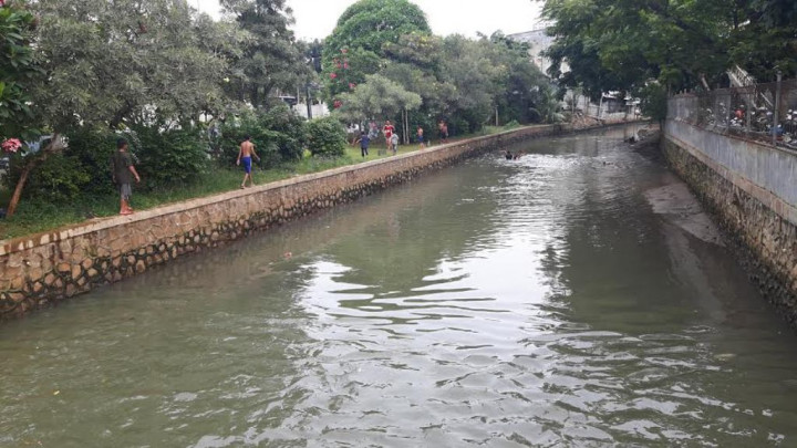 Ini Sebab Kali di Belakang LTC Glodok Jernih