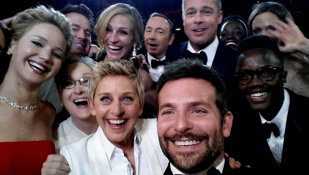Ellen DeGeneres selfie bersama selebritas pada gelaran Piala Oscar 2014 (Foto:NYDailynews)