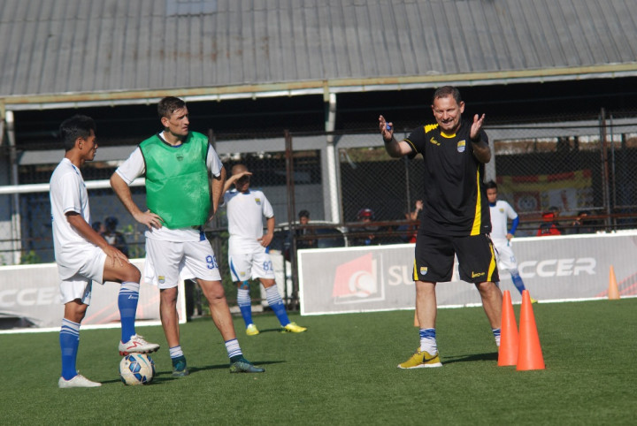 Tandang ke Balikpapan, Persib Bawa 21 Pemain