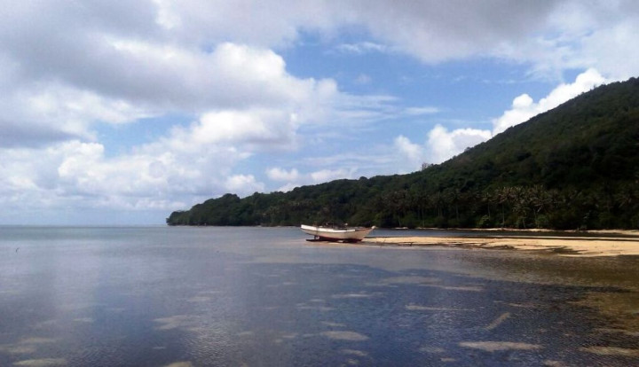 Demi Air Bersih Karimunjawa, Teluk Legon Lele Dibendung