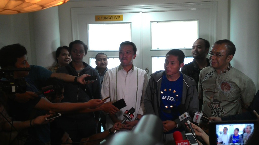 Evan Dimas (kanan) bersama Imam Nahrawi (Foto: MTVN/Tesar)