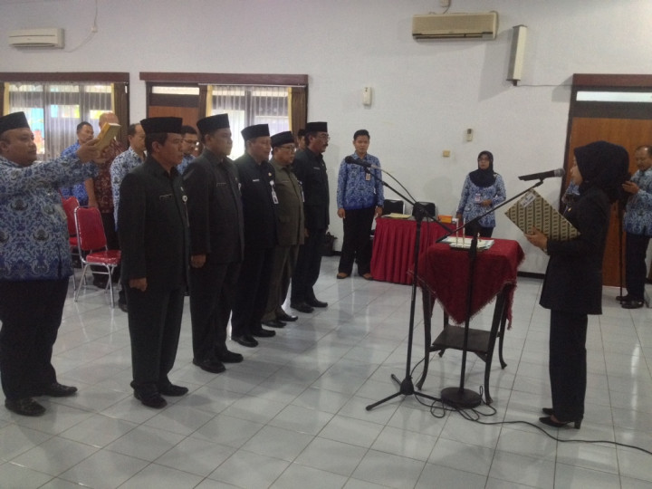 Jelang Pilkada, Bupati Brebes Mutasi Sekretaris KPUD