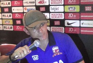 Tuntaskan Dendam Bekuk Pusamania, Kini MU Tatap Laga Lawan Persib