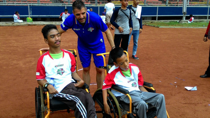 Gelar Coaching Clinic, Perotta dan Peruzzi Sentuh Penyandang Disabilitas
