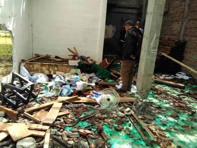 Ahmadiyya Mosque in Kendal, Central java destroyed by hundreds of people (Photo:MTVN/Iswahyudi)