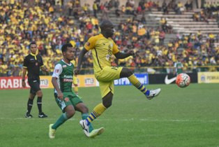 Regulator Kompetisi Siap Usut Kericuhan Suporter di Gresik