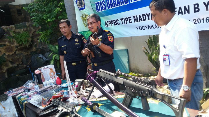 Bea Cukai Yogya Musnahkan Barang Ilegal Bernilai Puluhan Juta