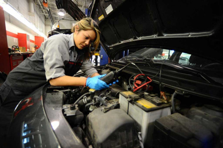 Beli Mobil Bekas di Atas 10 Tahun, Siapkan Dana Reparasi