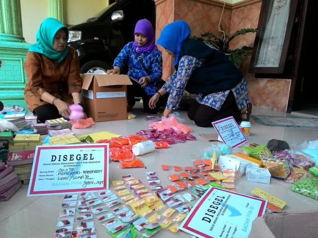 Puluham ribu obat keras yang berhasil diamankan oleh BPOM Jatim. (Foto: MTVN/Nurul Hidayat)