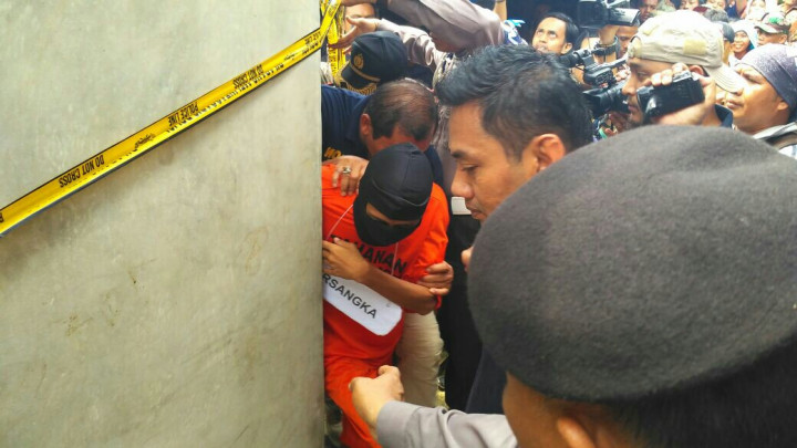 Pemerkosa sekaligus Pembunuh Batita di Bogor Jalani Rekonstruksi